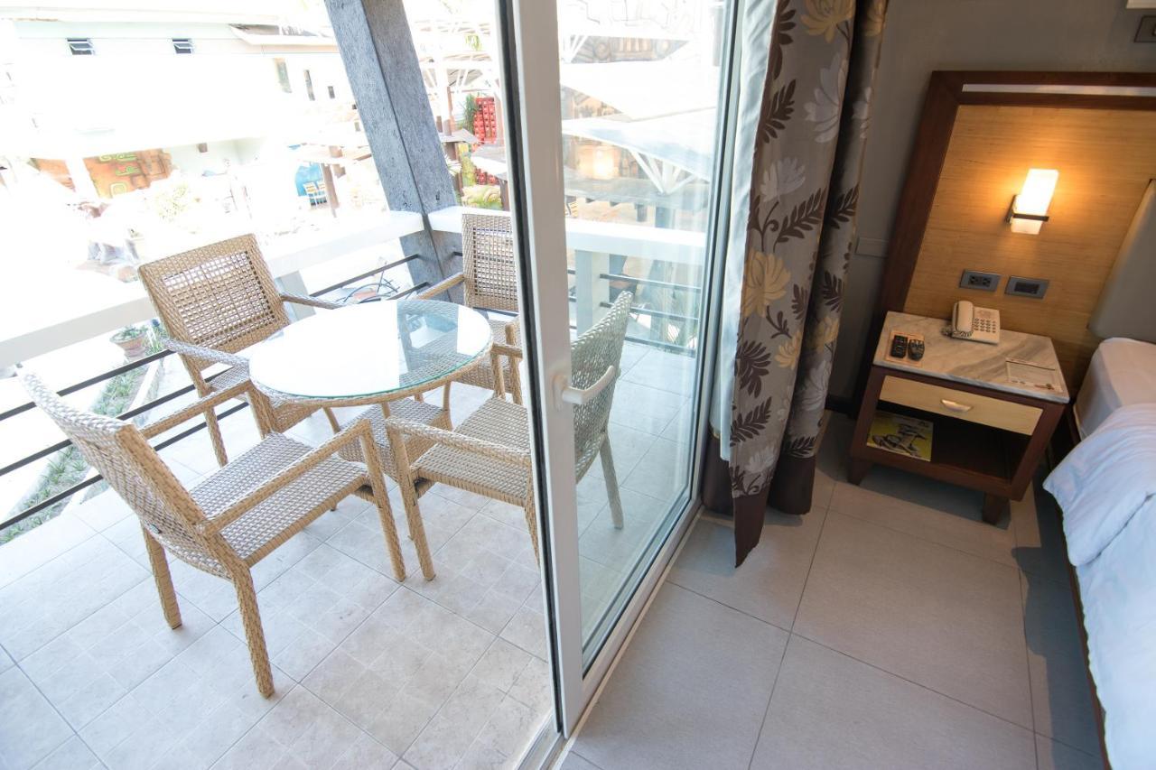 Mo2 Westown Hotel Iloilo Dış mekan fotoğraf
