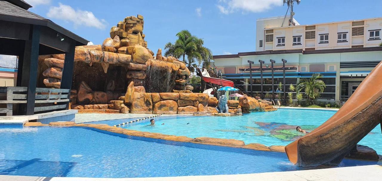 Mo2 Westown Hotel Iloilo Dış mekan fotoğraf