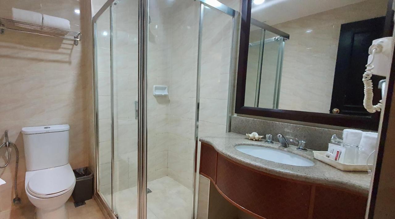 Mo2 Westown Hotel Iloilo Dış mekan fotoğraf