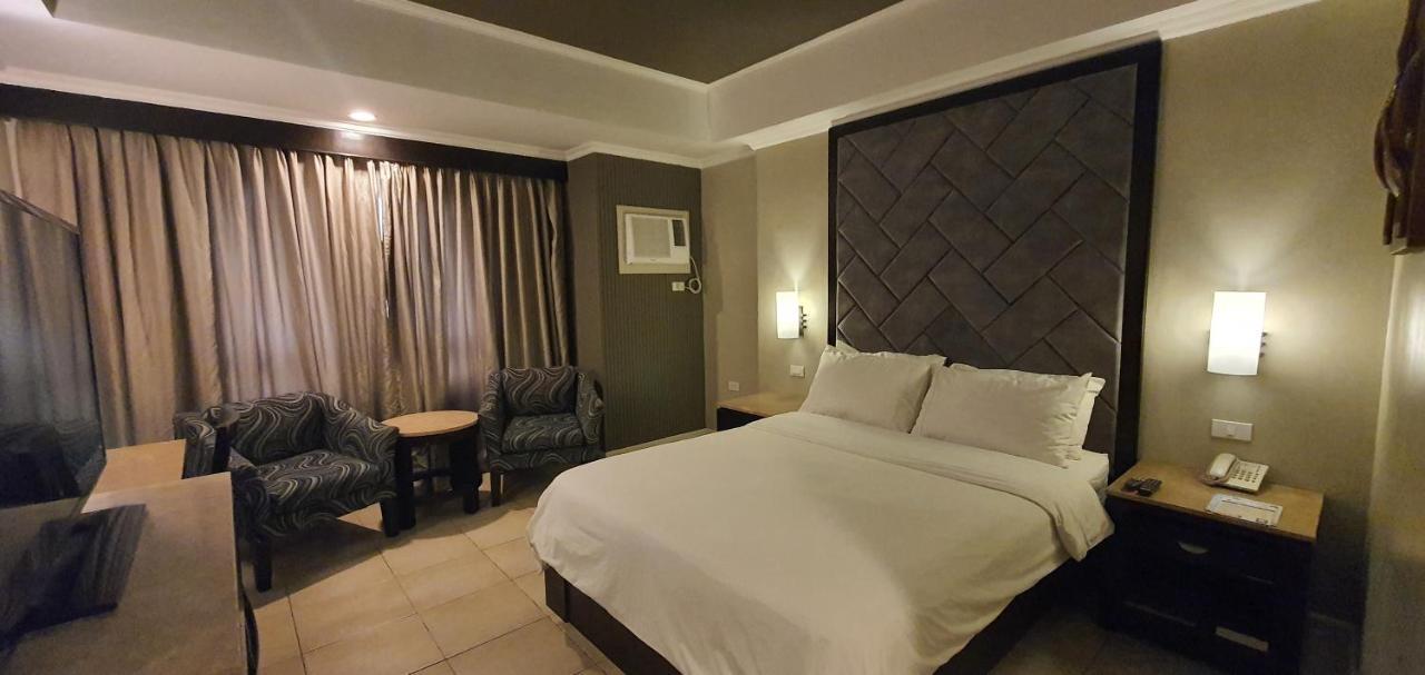 Mo2 Westown Hotel Iloilo Dış mekan fotoğraf
