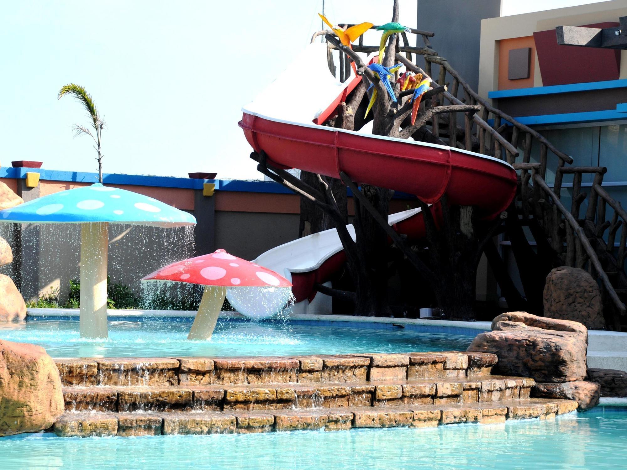 Mo2 Westown Hotel Iloilo Dış mekan fotoğraf