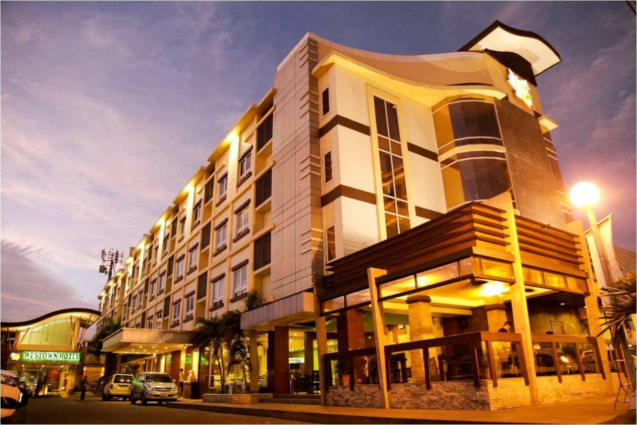 Mo2 Westown Hotel Iloilo Dış mekan fotoğraf