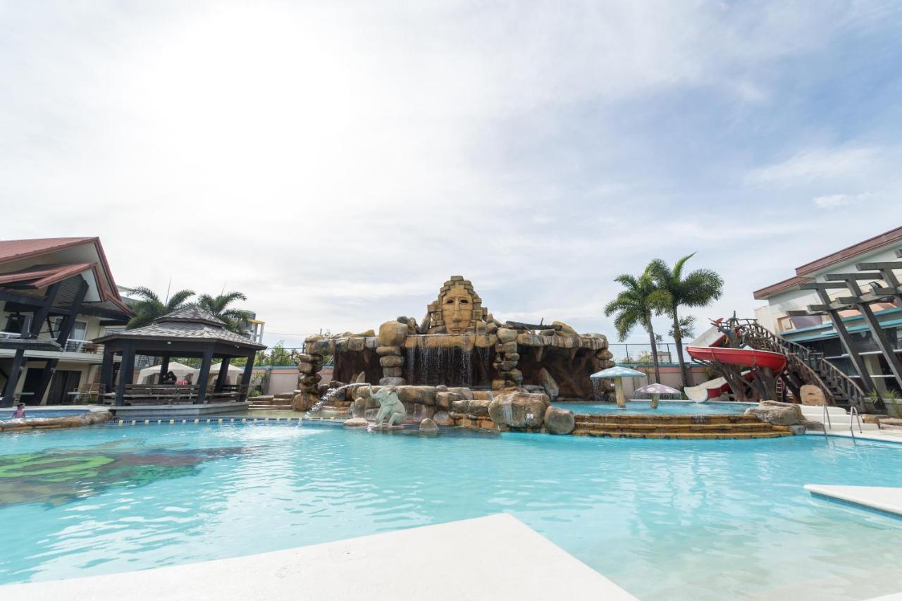 Mo2 Westown Hotel Iloilo Dış mekan fotoğraf